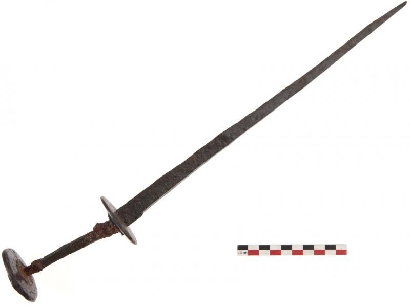 mobilier archéologique retrouvé lors des fouilles réalisées au Château du Guildo. Dague d'archer datant du Moyen-Âge. 