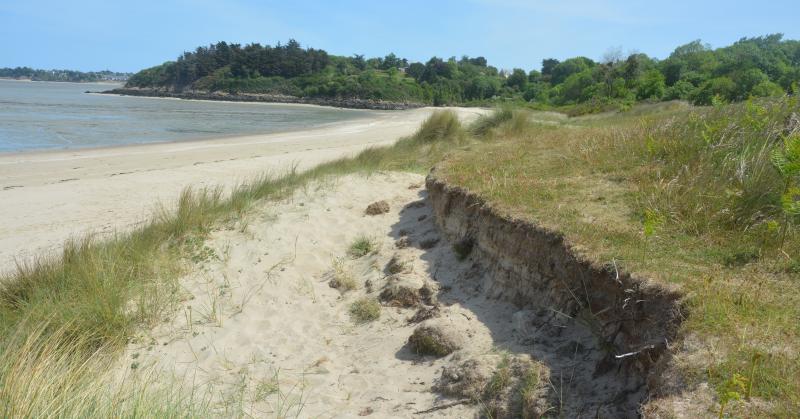 Photo de la dégradation de la dune de Vauvert.